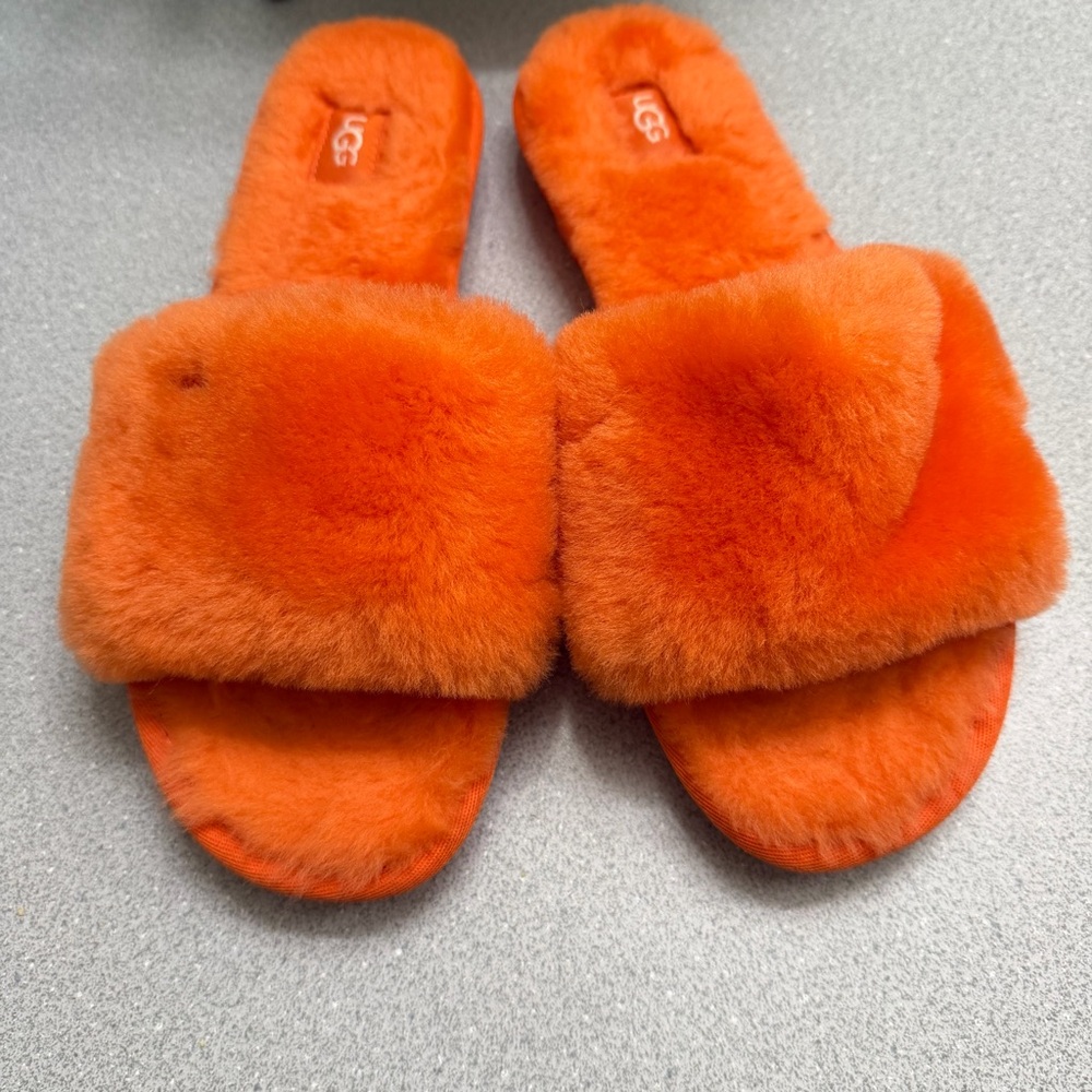 Ugg Slippers - image 7